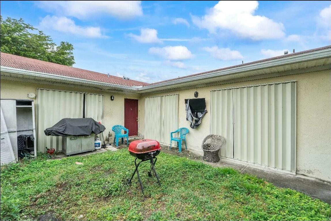 4337 Woodstock Drive D