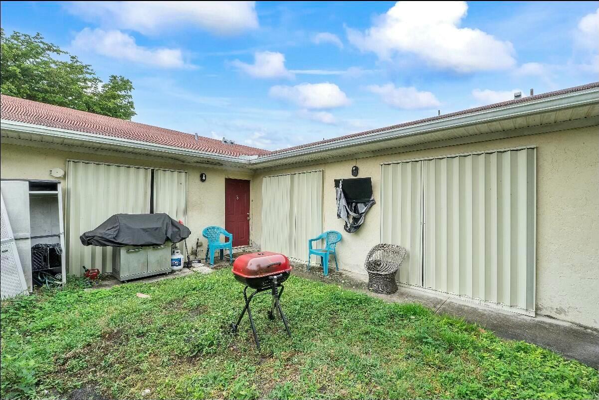 4337 Woodstock Drive D