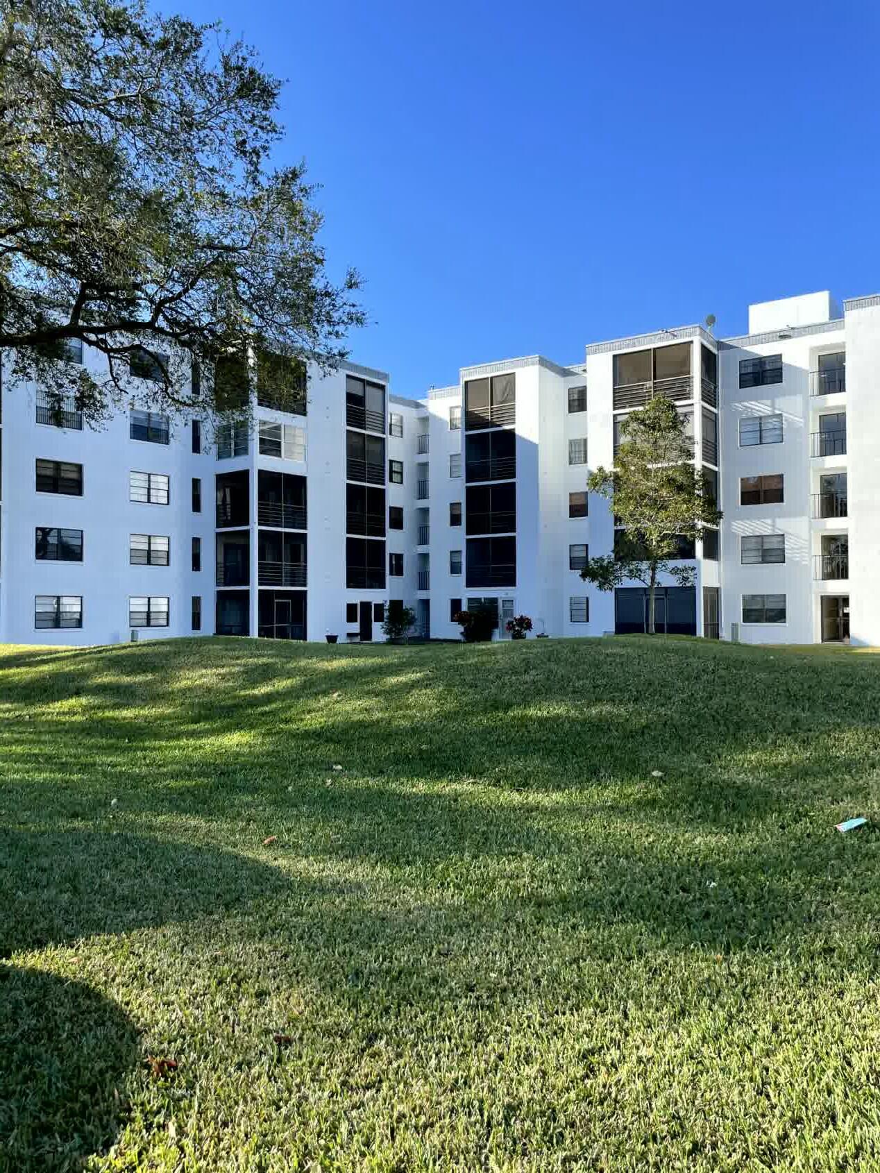 9235 SW 8th Street 114