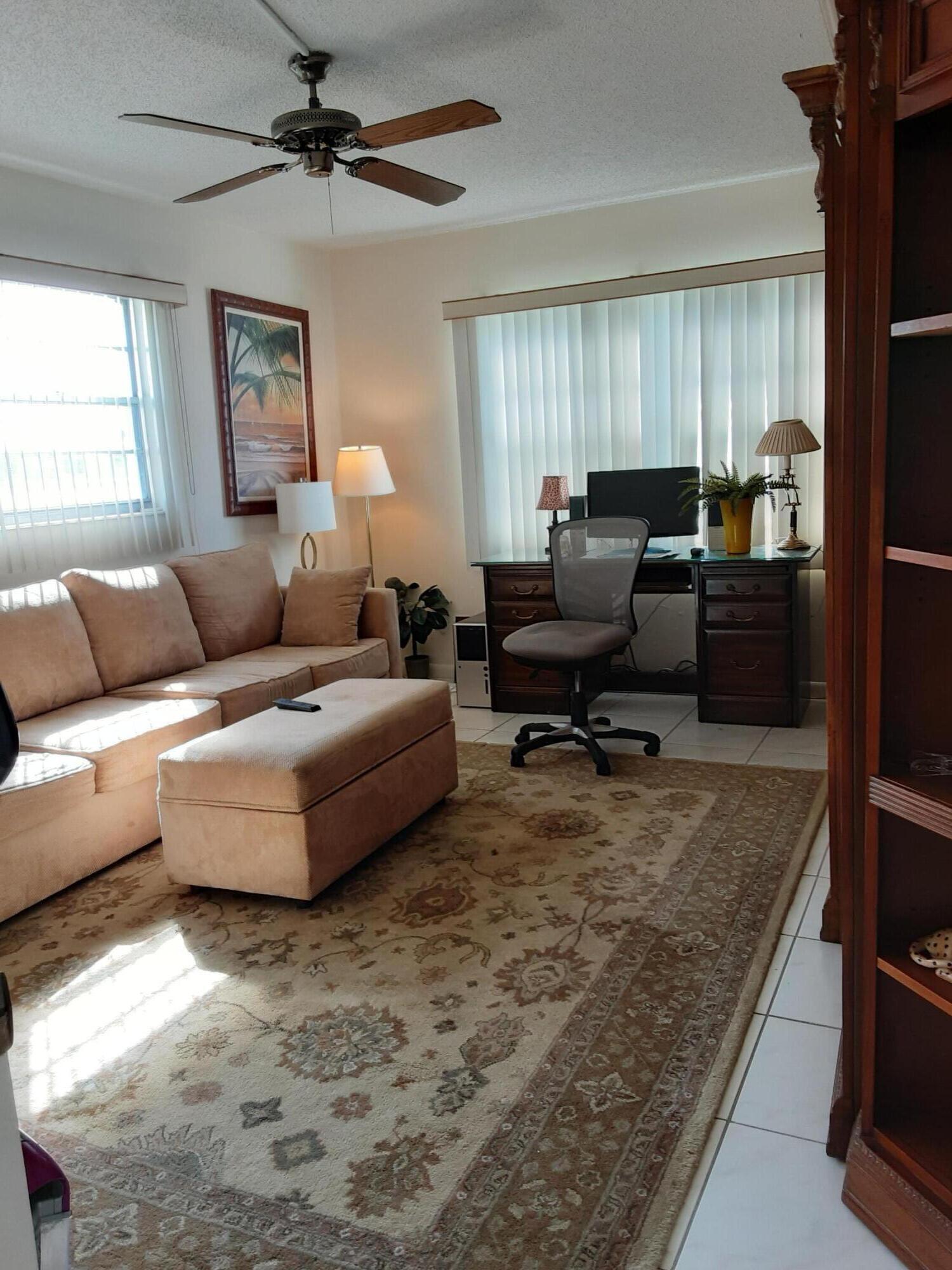 1037 Rexford C