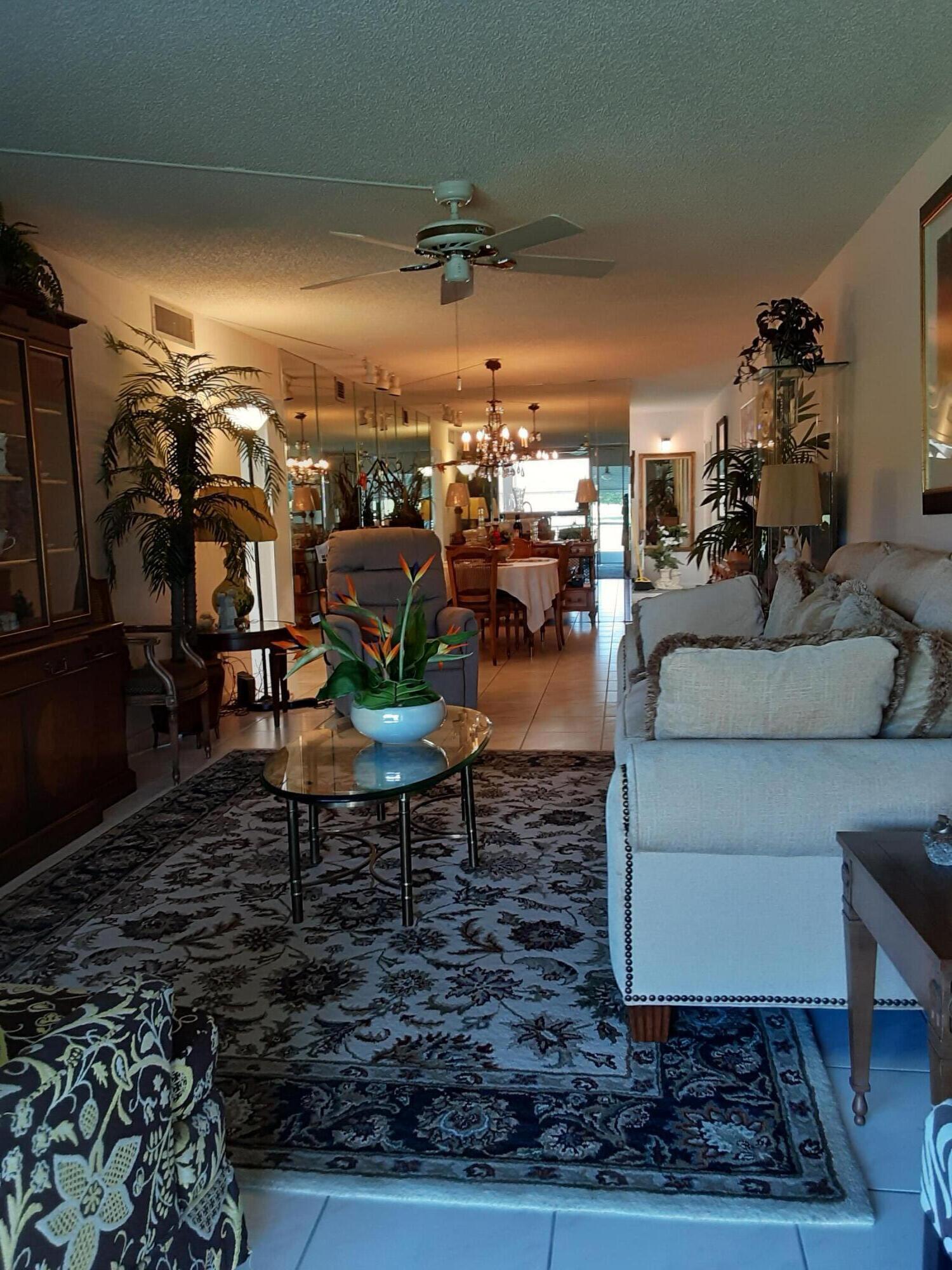 1037 Rexford C