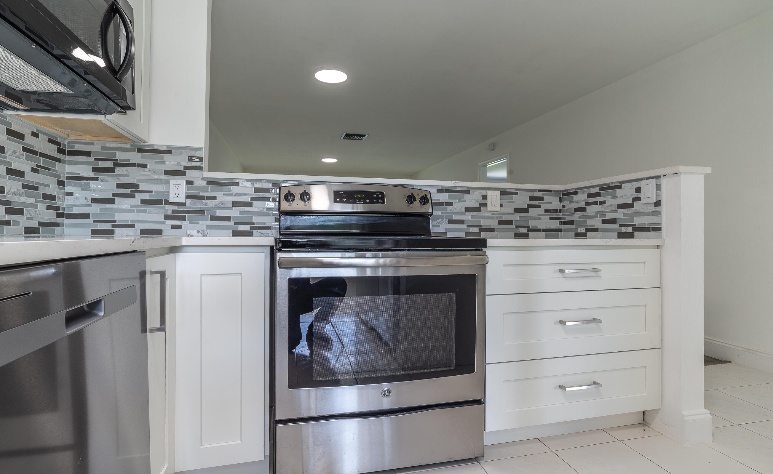 2731 SW 15th Street 202