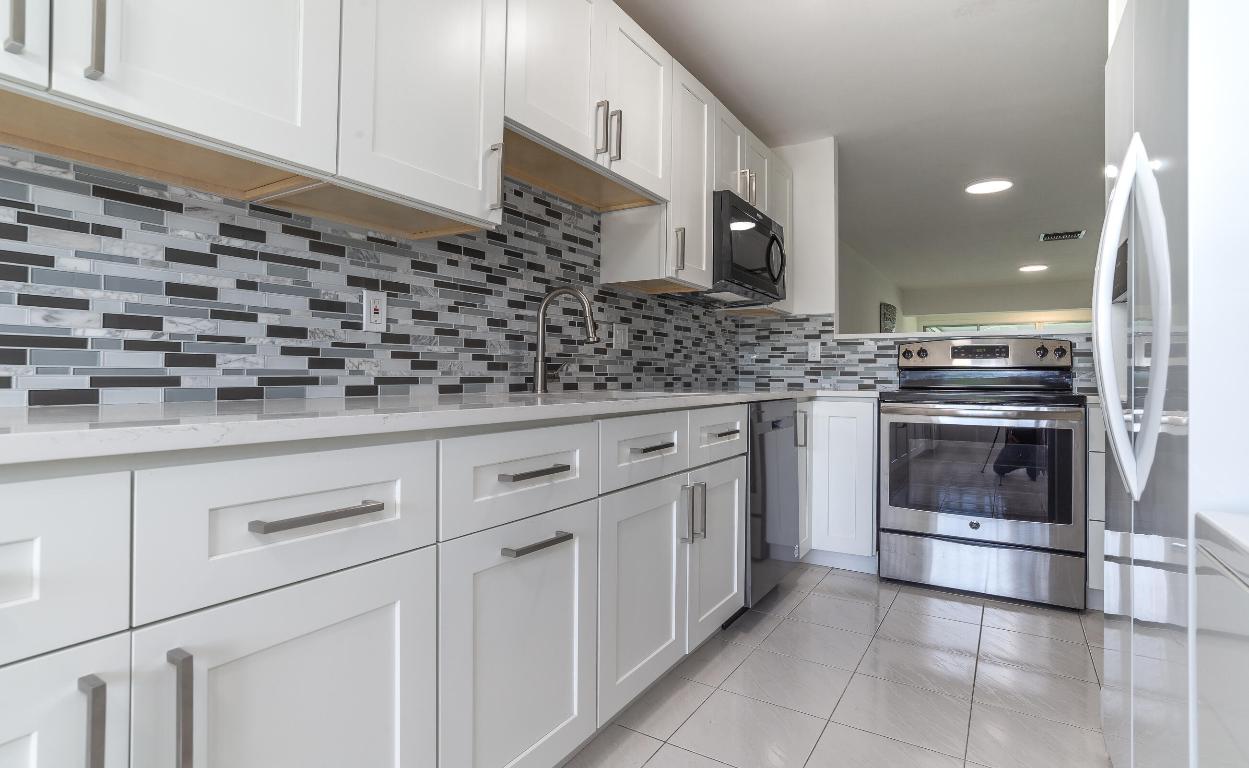 2731 SW 15th Street 202