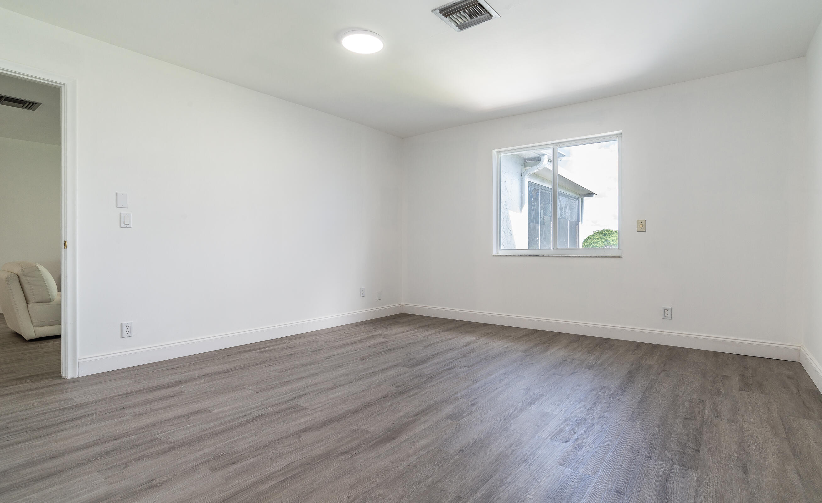 2731 SW 15th Street 202