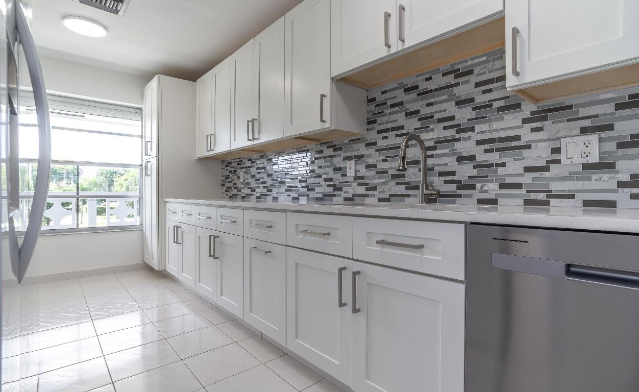 2731 SW 15th Street 202