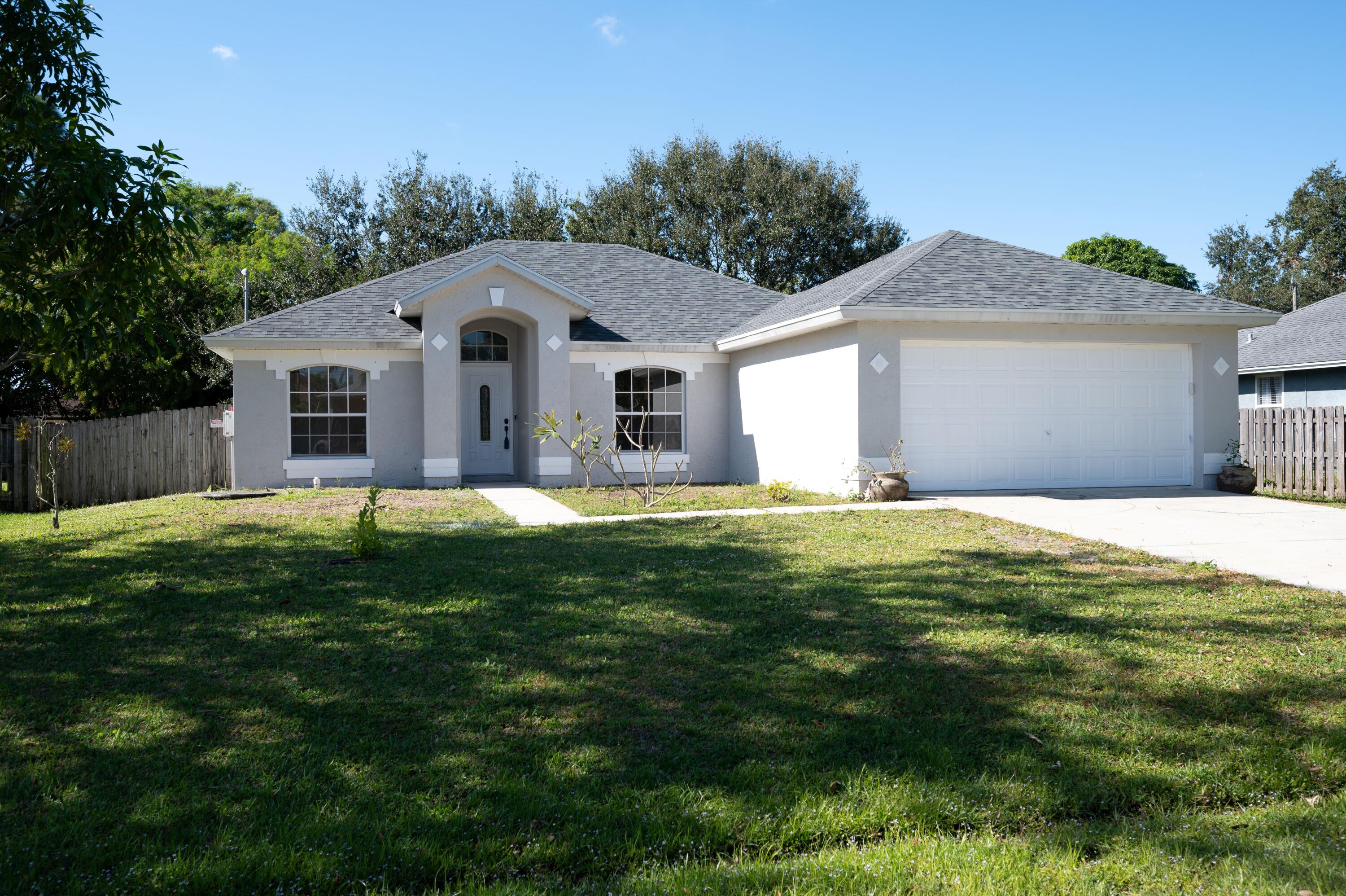 1658 SW Tivan Lane