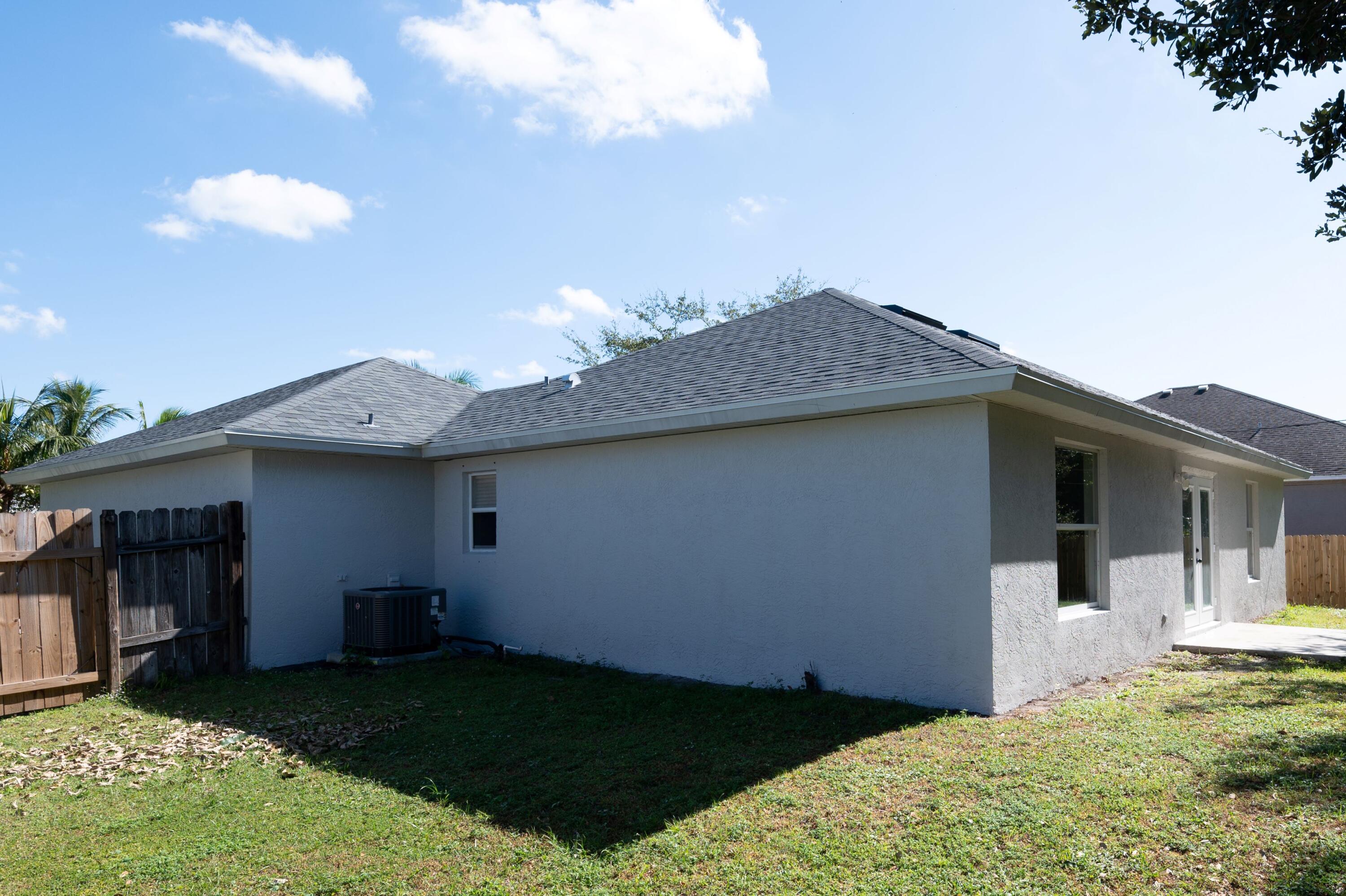 1658 SW Tivan Lane