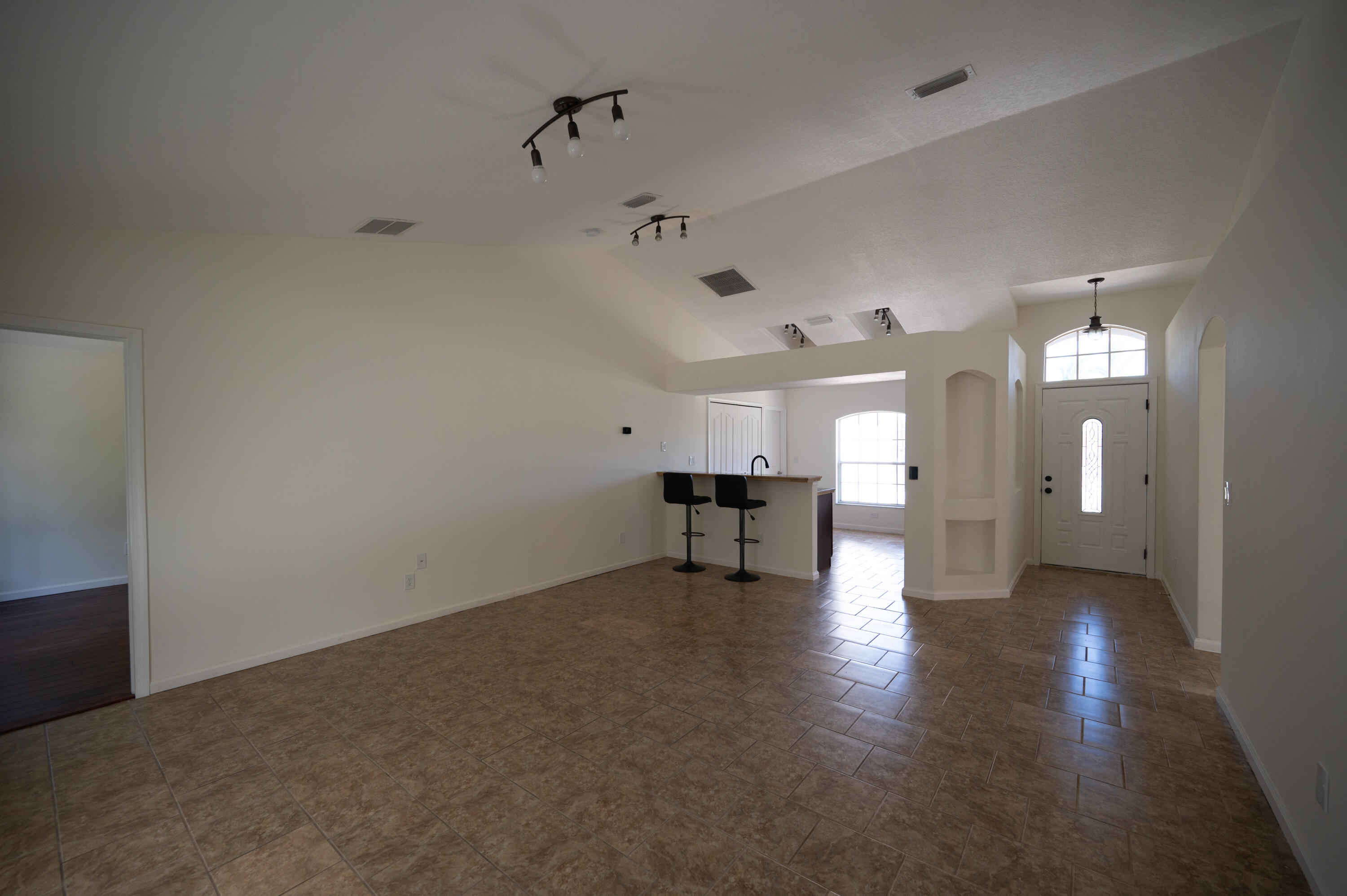 1658 SW Tivan Lane