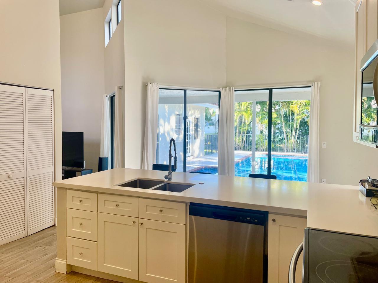 23186 L'Ermitage Circle