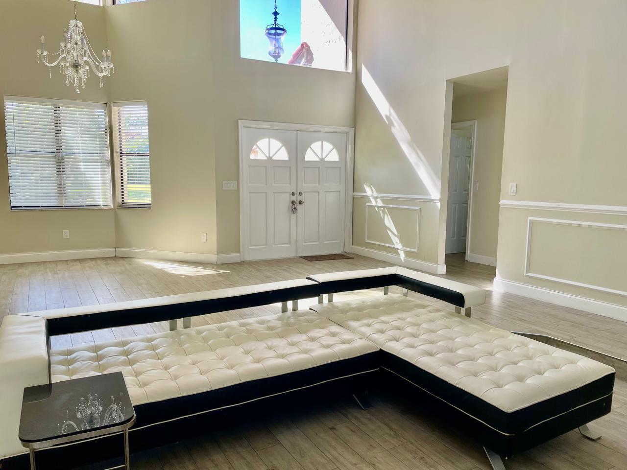 23186 L'Ermitage Circle