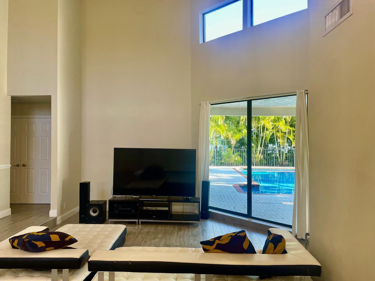 23186 L'Ermitage Circle