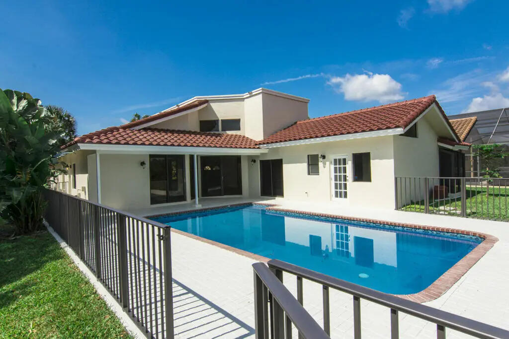 23186 L'Ermitage Circle