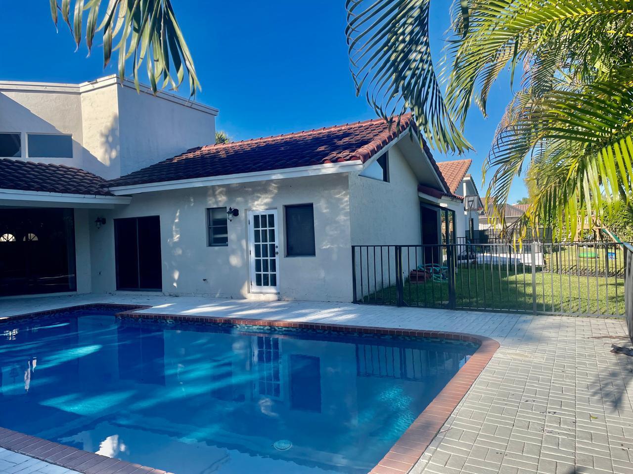 23186 L'Ermitage Circle