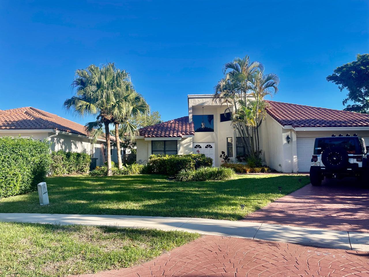 23186 L'Ermitage Circle