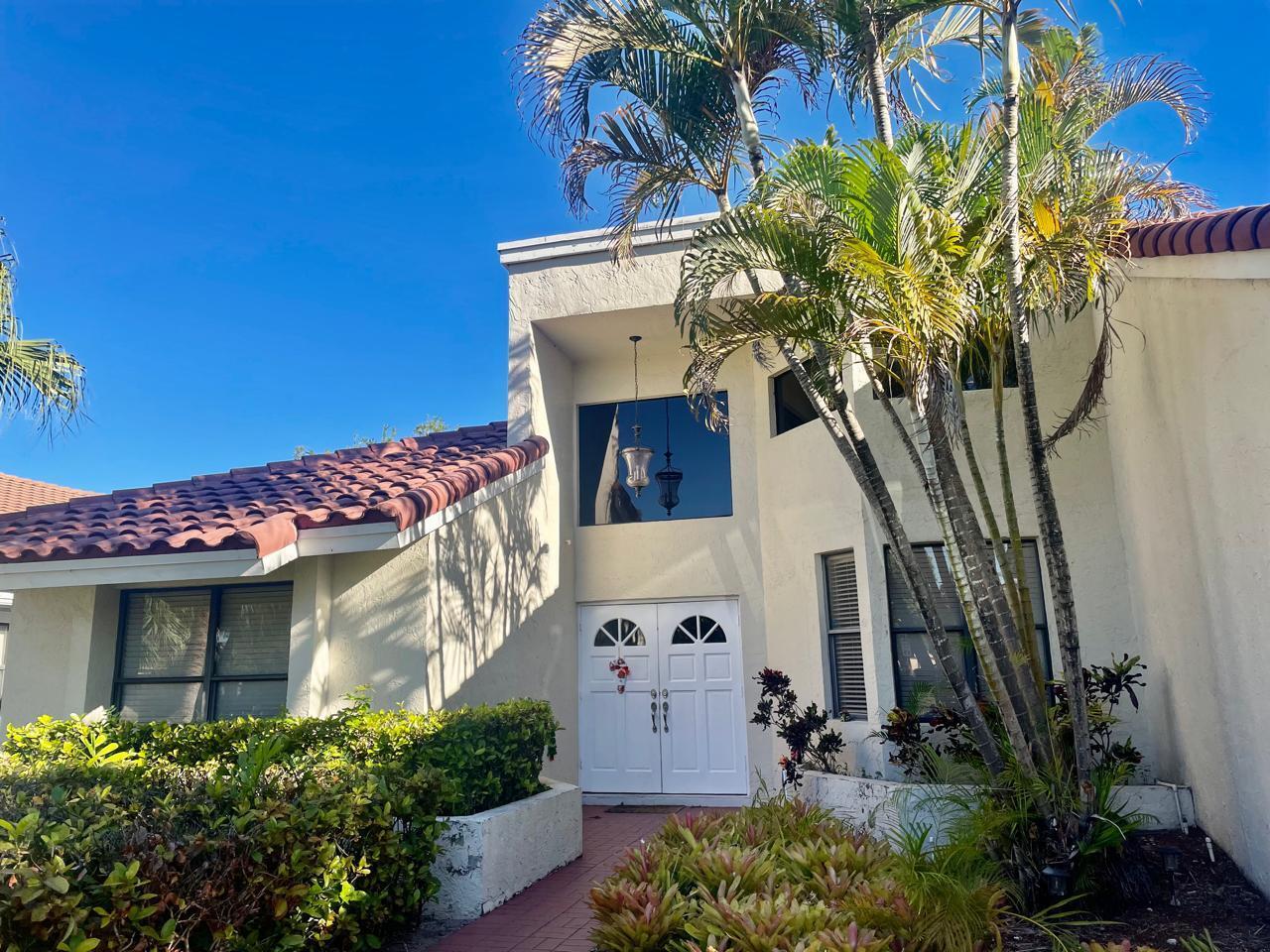 23186 L'Ermitage Circle