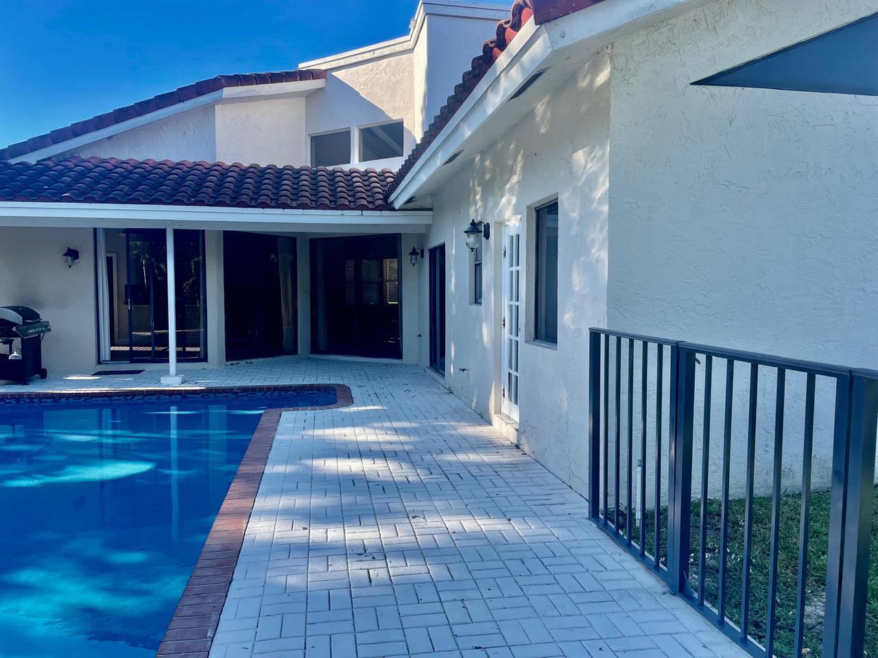 23186 L'Ermitage Circle