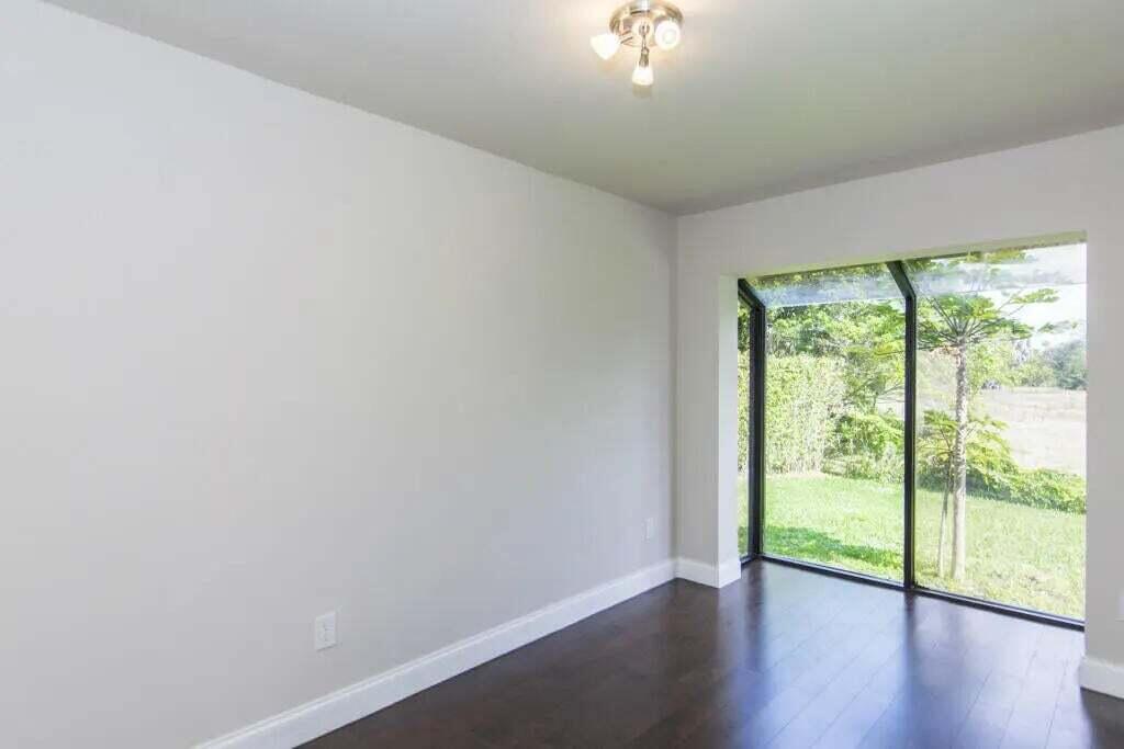 23186 L'Ermitage Circle