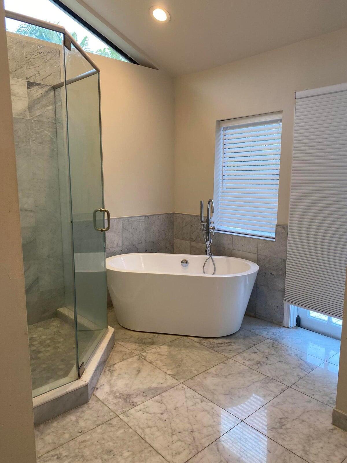 23186 L'Ermitage Circle