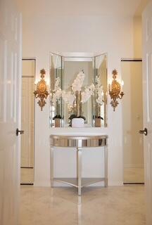 7357 Viale Michelangelo