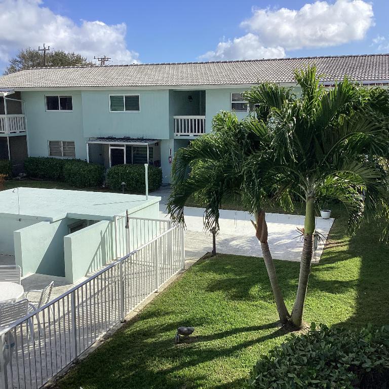 222 N Federal Highway 220