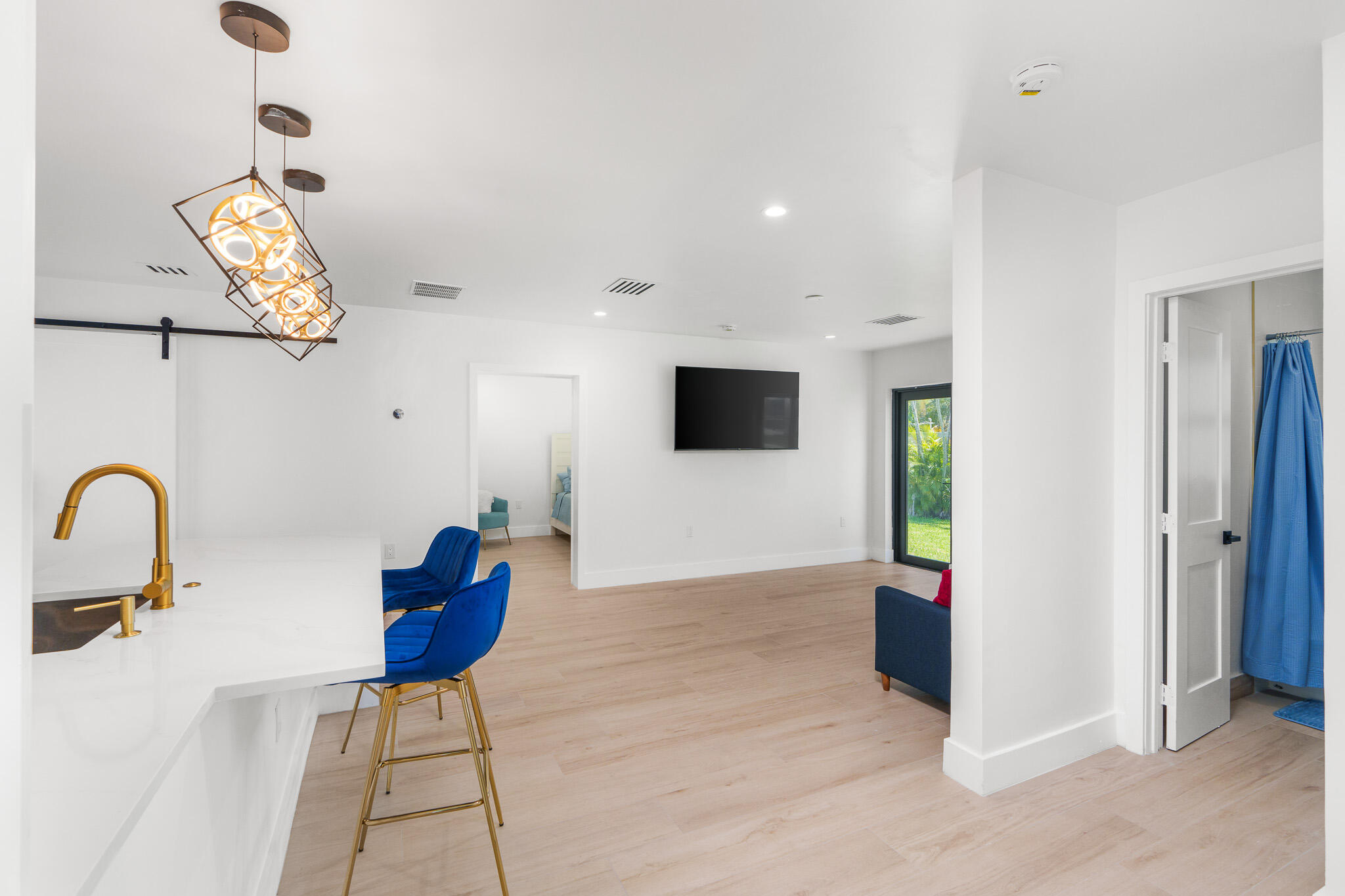 303 De Carie Street