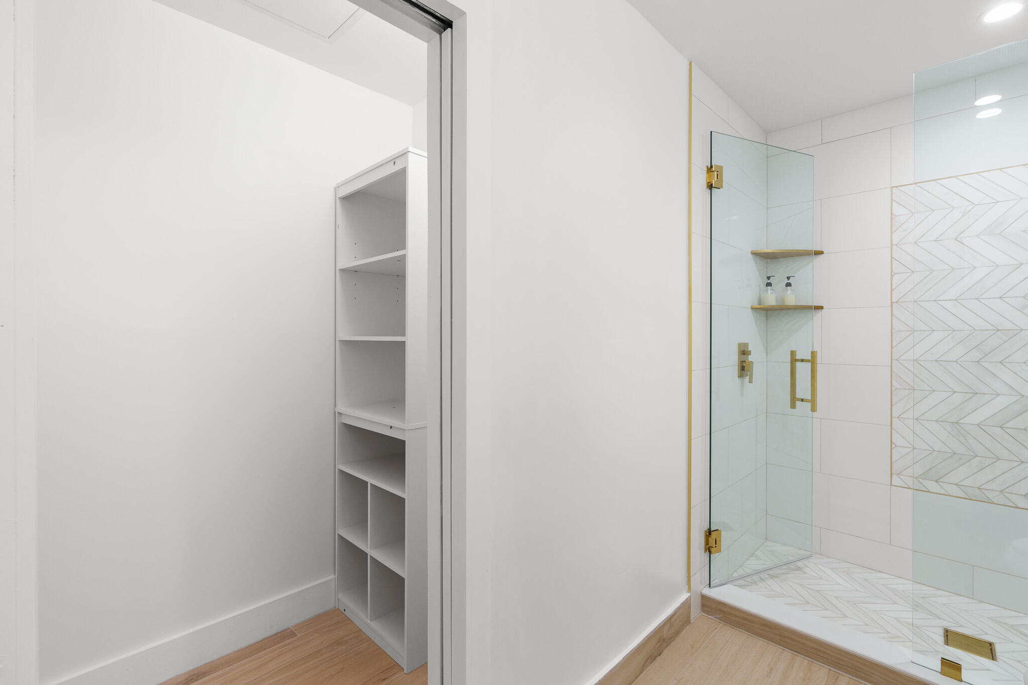 303 De Carie Street