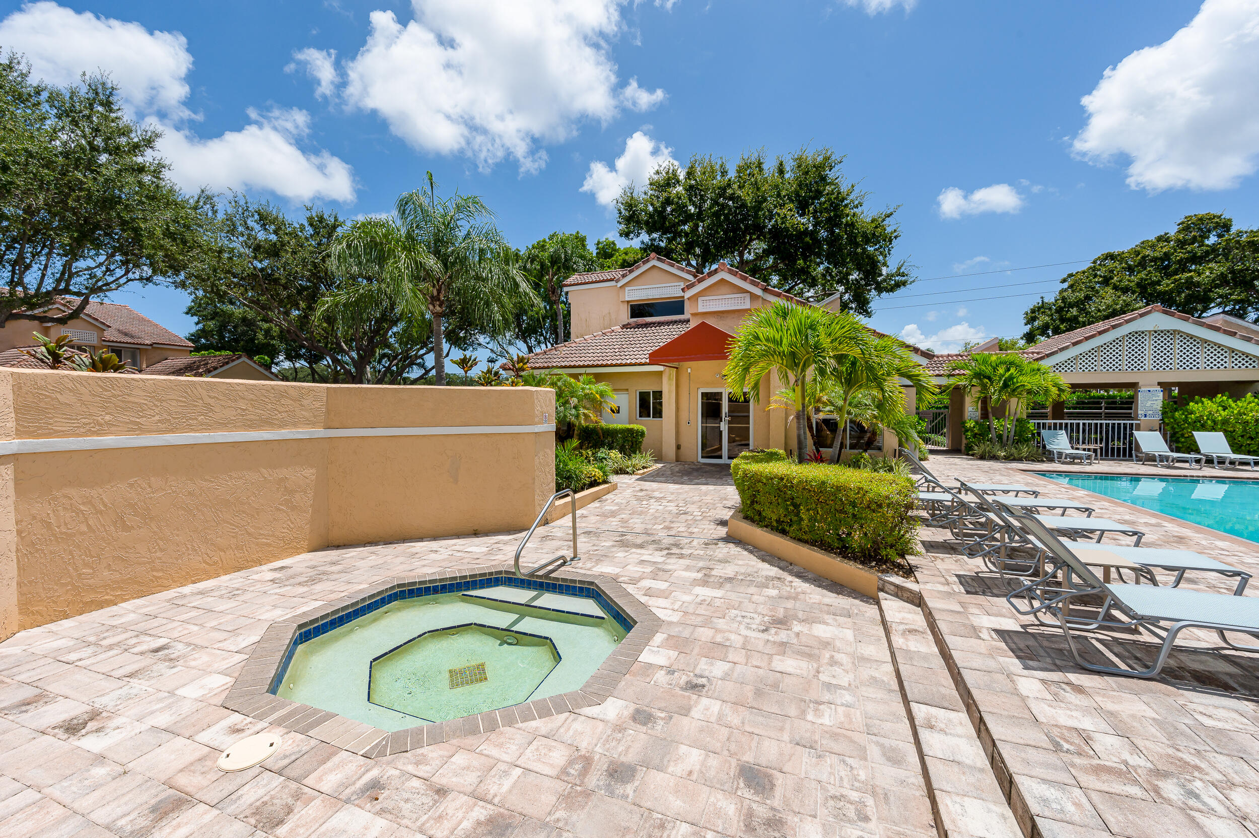 23085 Aqua View 3