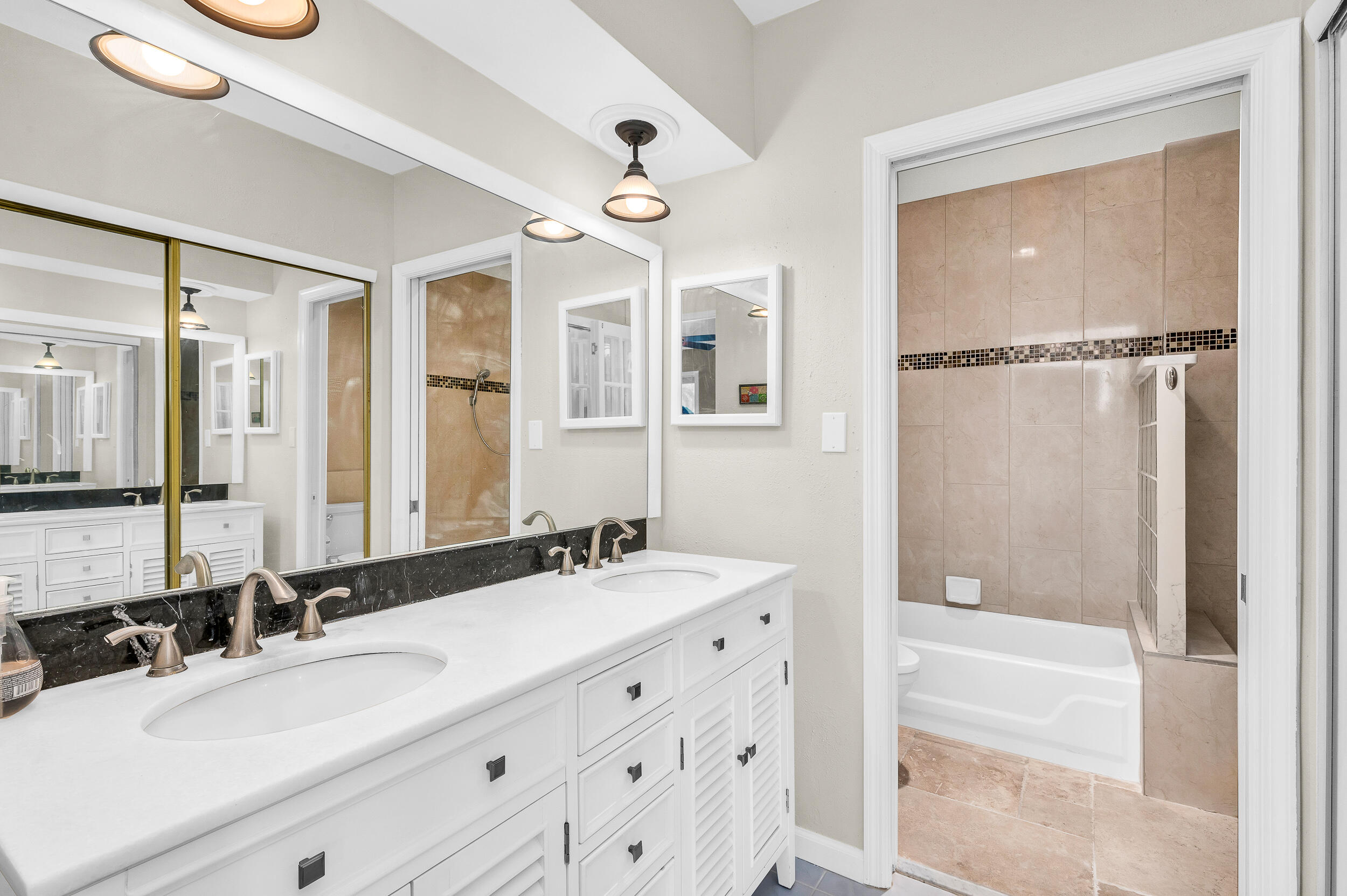 23085 Aqua View 3