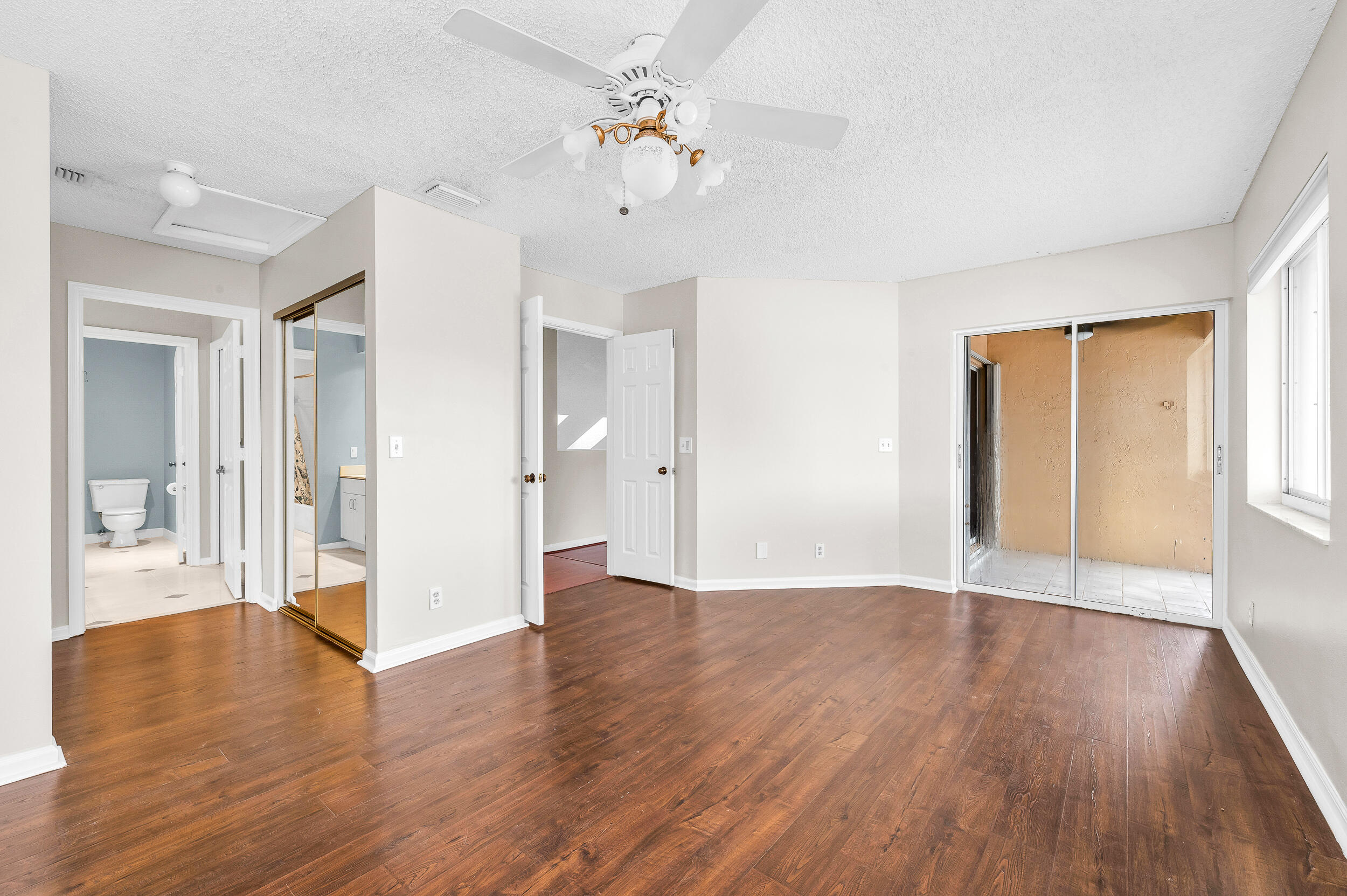 23085 Aqua View 3