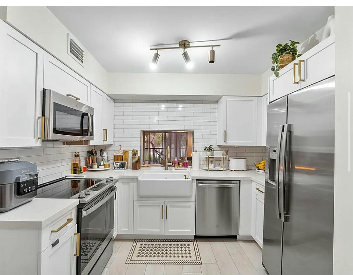 2212 S Cypress Bend Drive 205, Pompano Beach Unit: 205