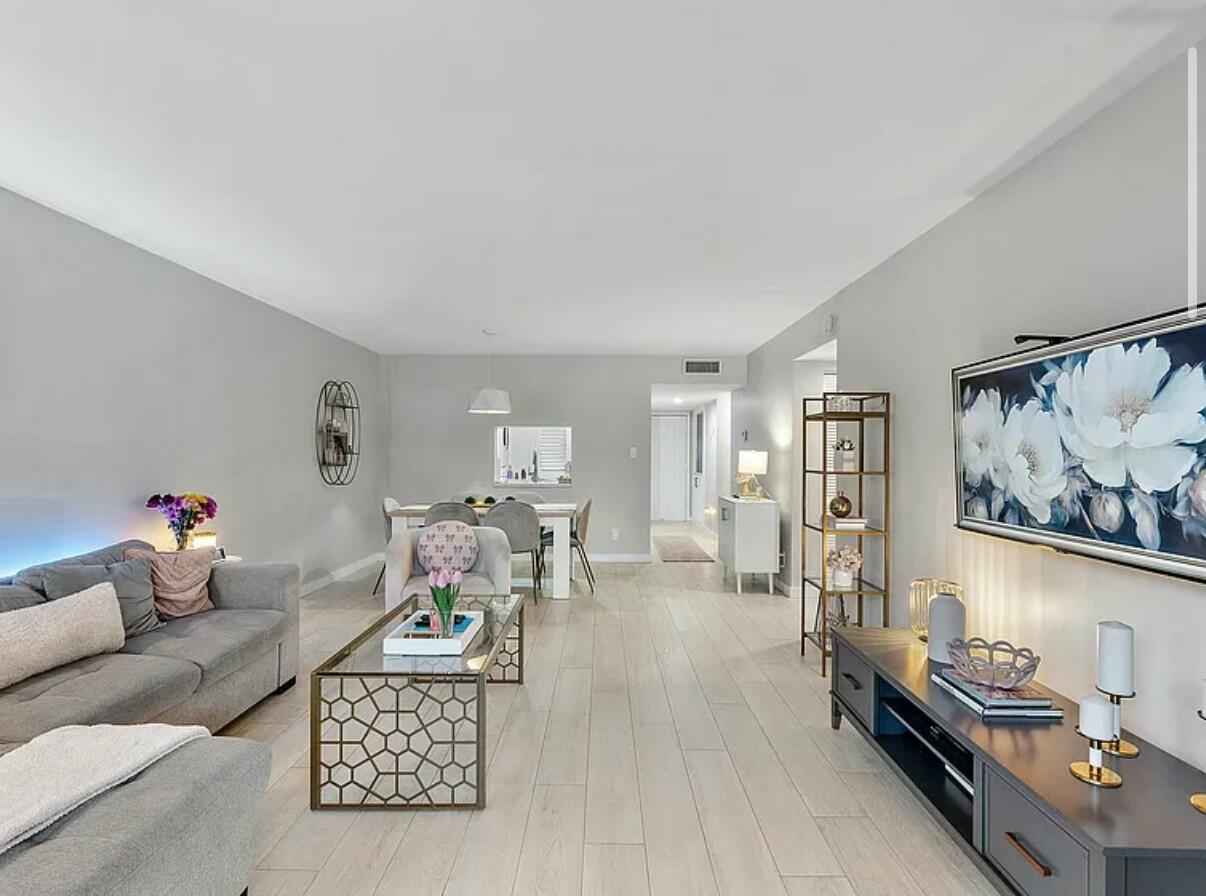 2212 S Cypress Bend Drive 205, Pompano Beach Unit: 205
