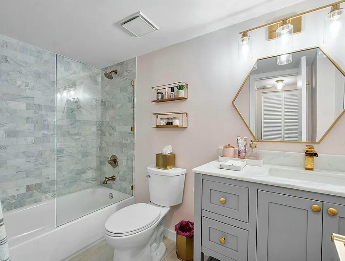 2212 S Cypress Bend Drive 205, Pompano Beach Unit: 205