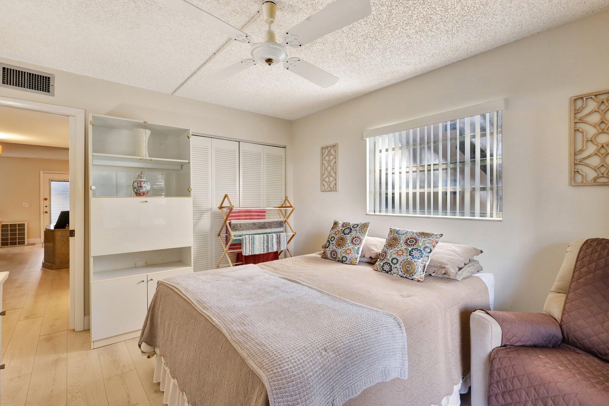 825 Normandy R 825 R Unit: 825  R