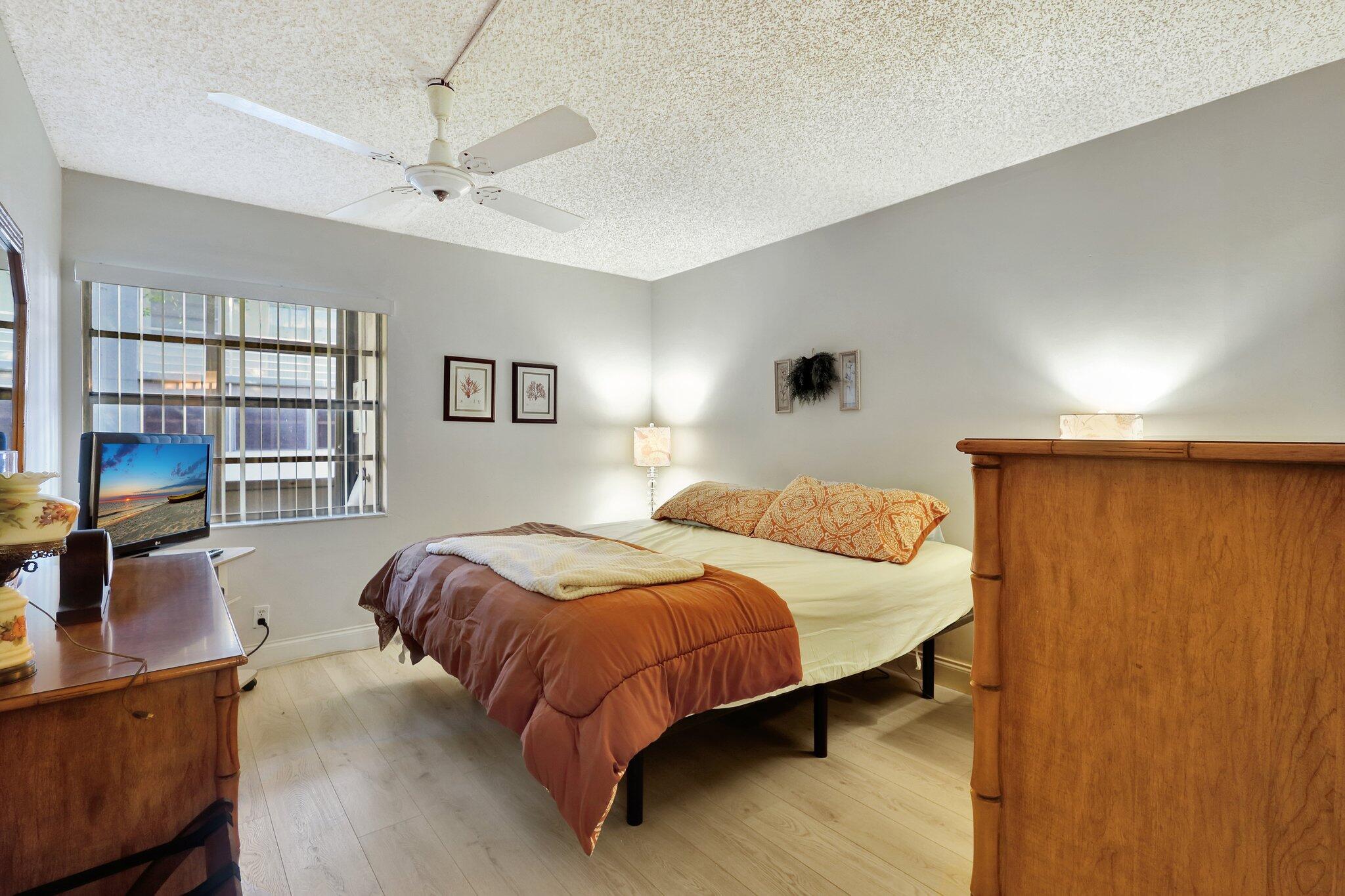 825 Normandy R 825 R Unit: 825  R