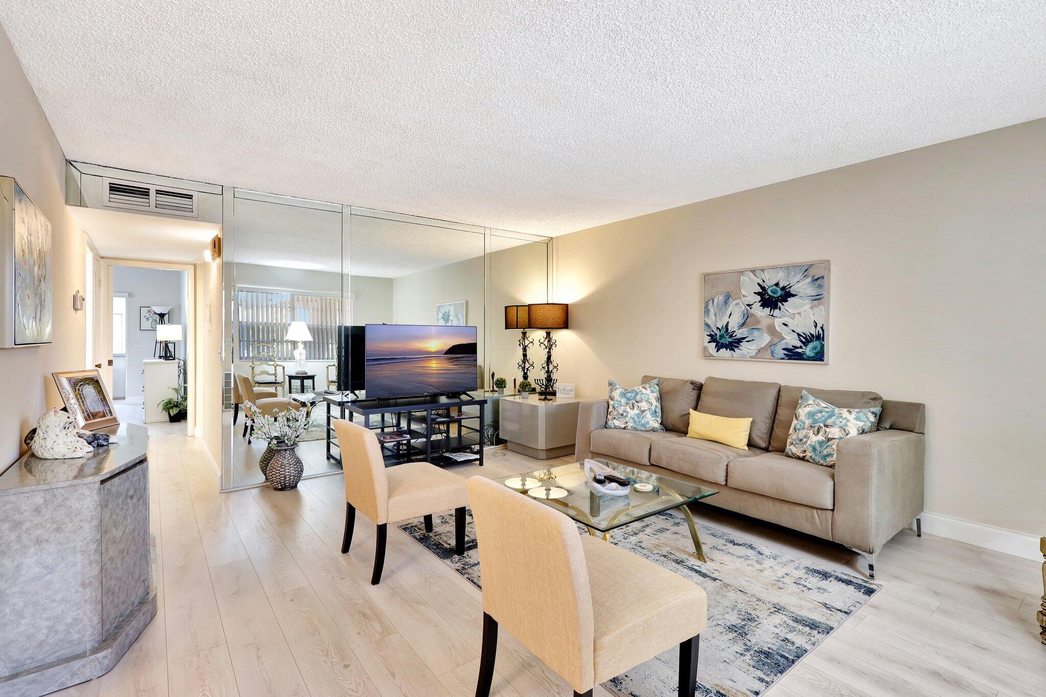 825 Normandy R 825 R Unit: 825  R