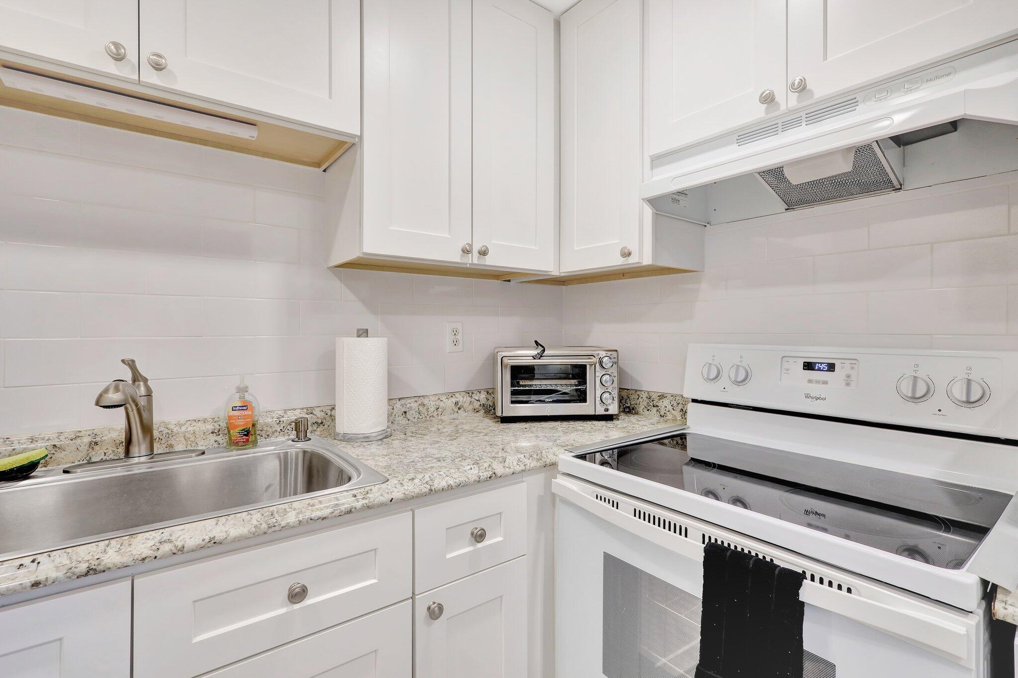 825 Normandy R 825 R Unit: 825  R