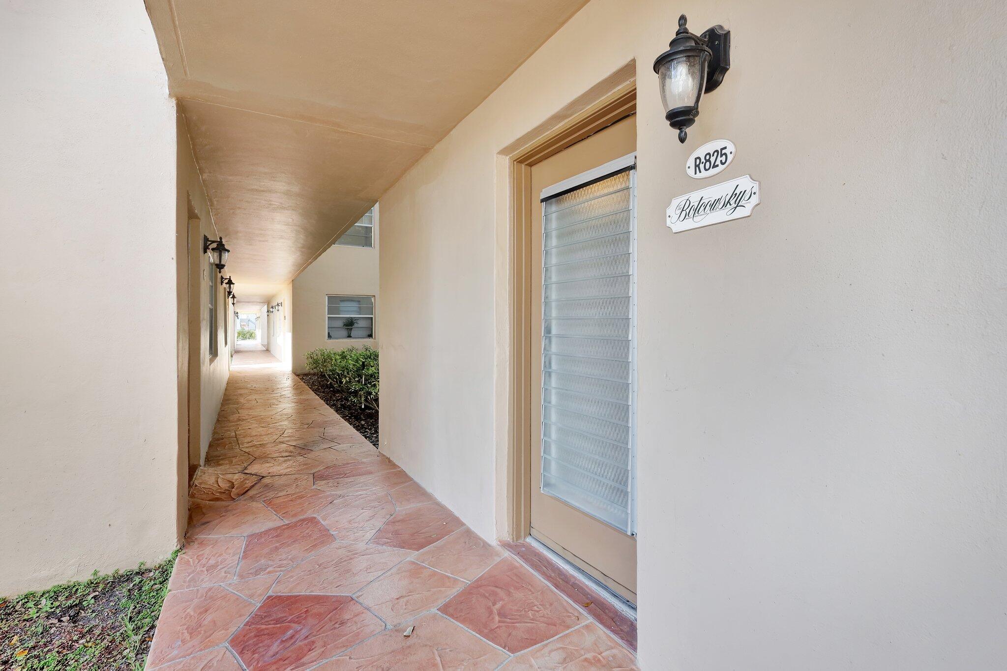 825 Normandy R 825 R Unit: 825  R