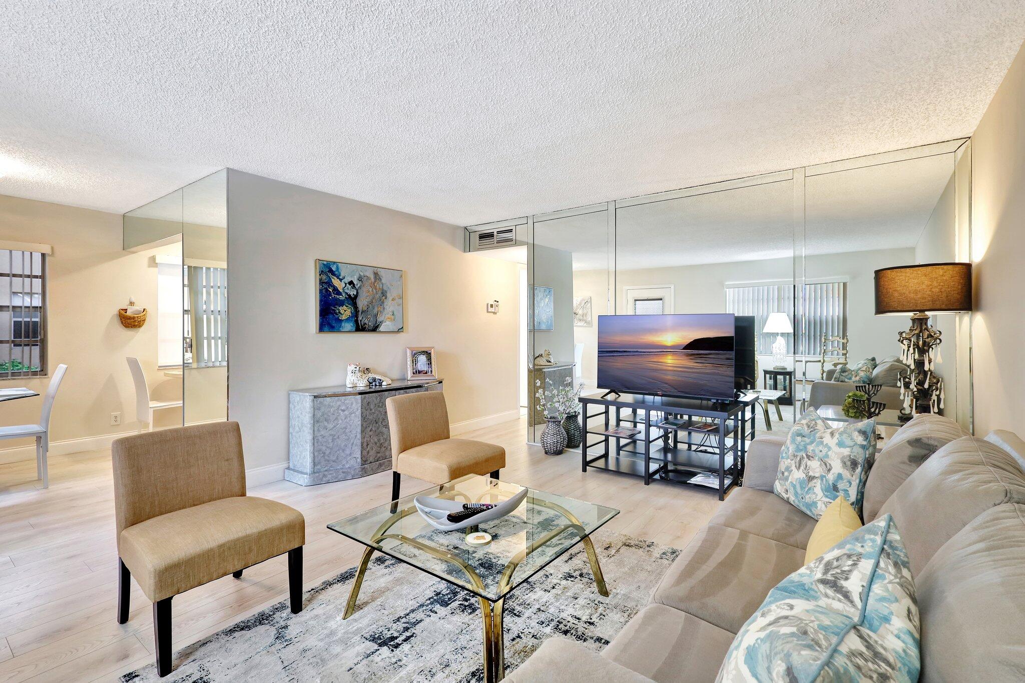 825 Normandy R 825 R Unit: 825  R