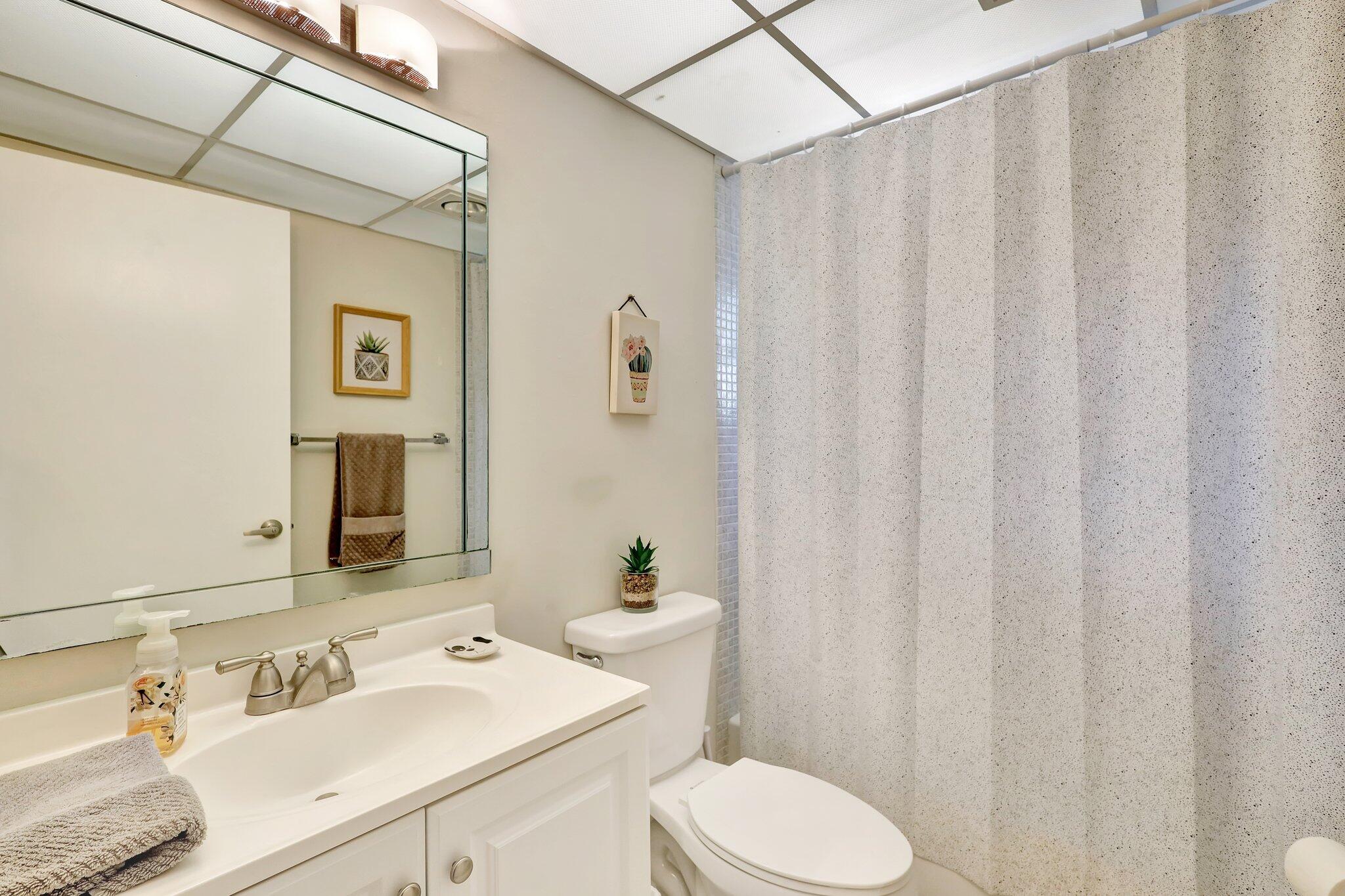 825 Normandy R 825 R Unit: 825  R