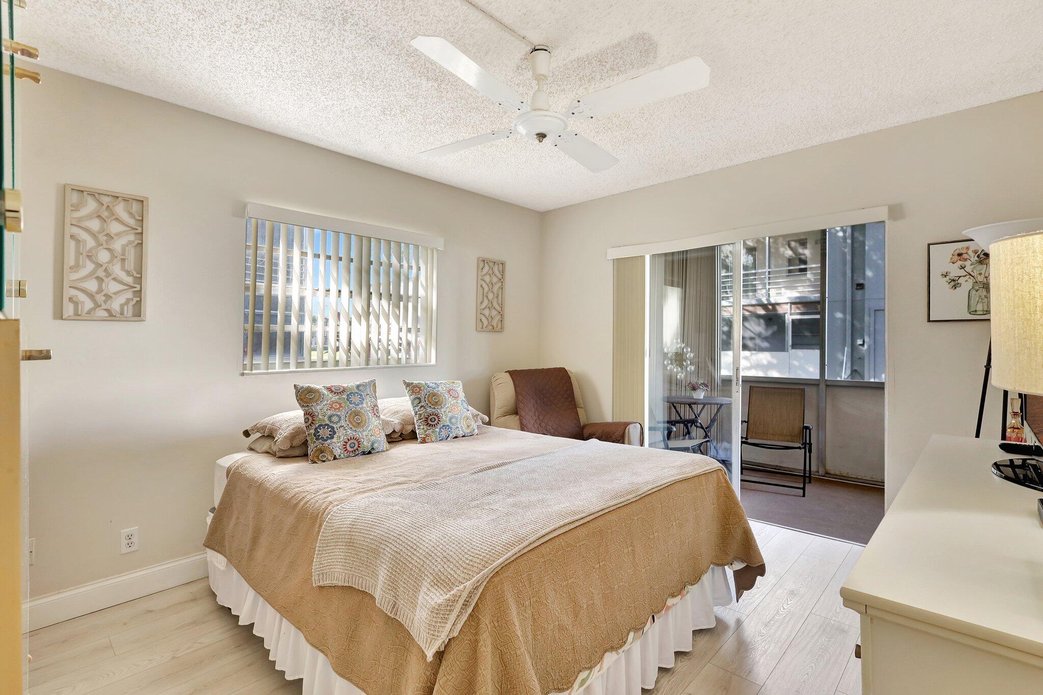 825 Normandy R 825 R Unit: 825  R