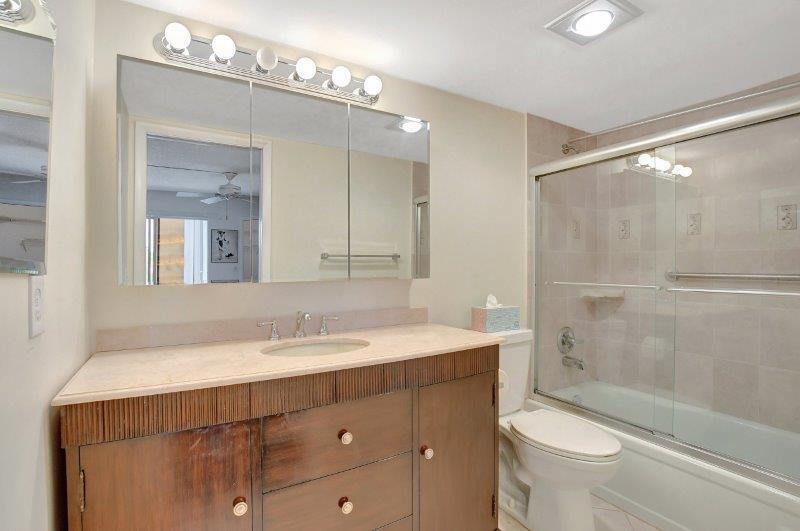 3034 Ainslie C