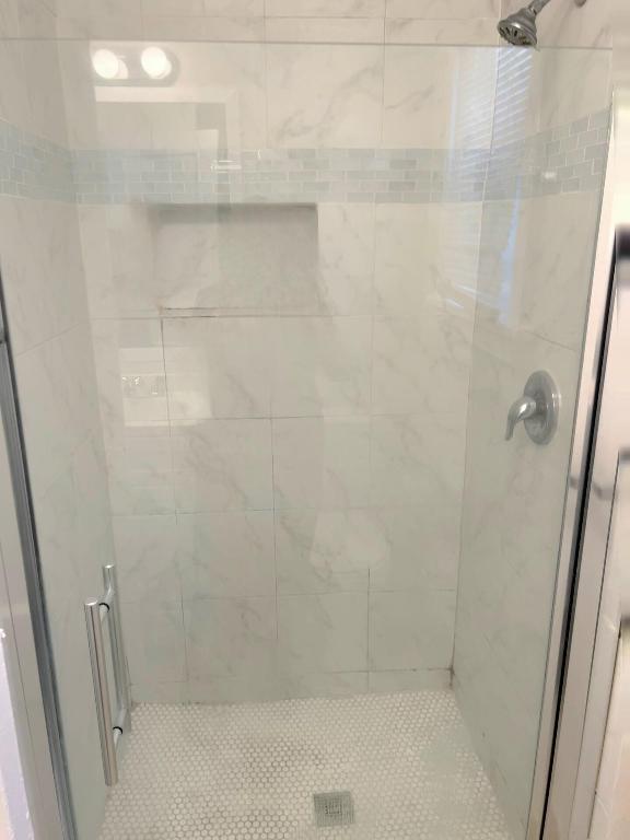 333 Walton Boulevard 5