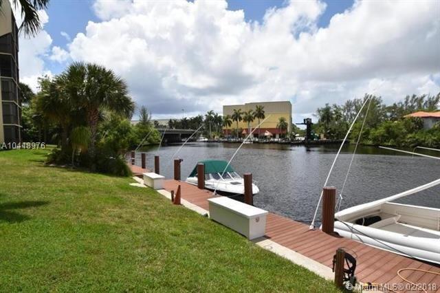 1 Royal Palm Way 204