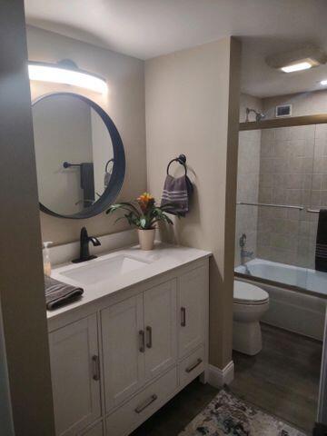 1 Royal Palm Way 204