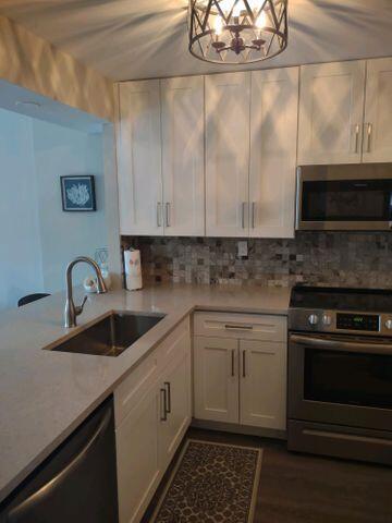 1 Royal Palm Way 204