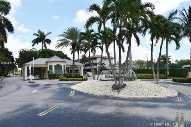 1 Royal Palm Way 204