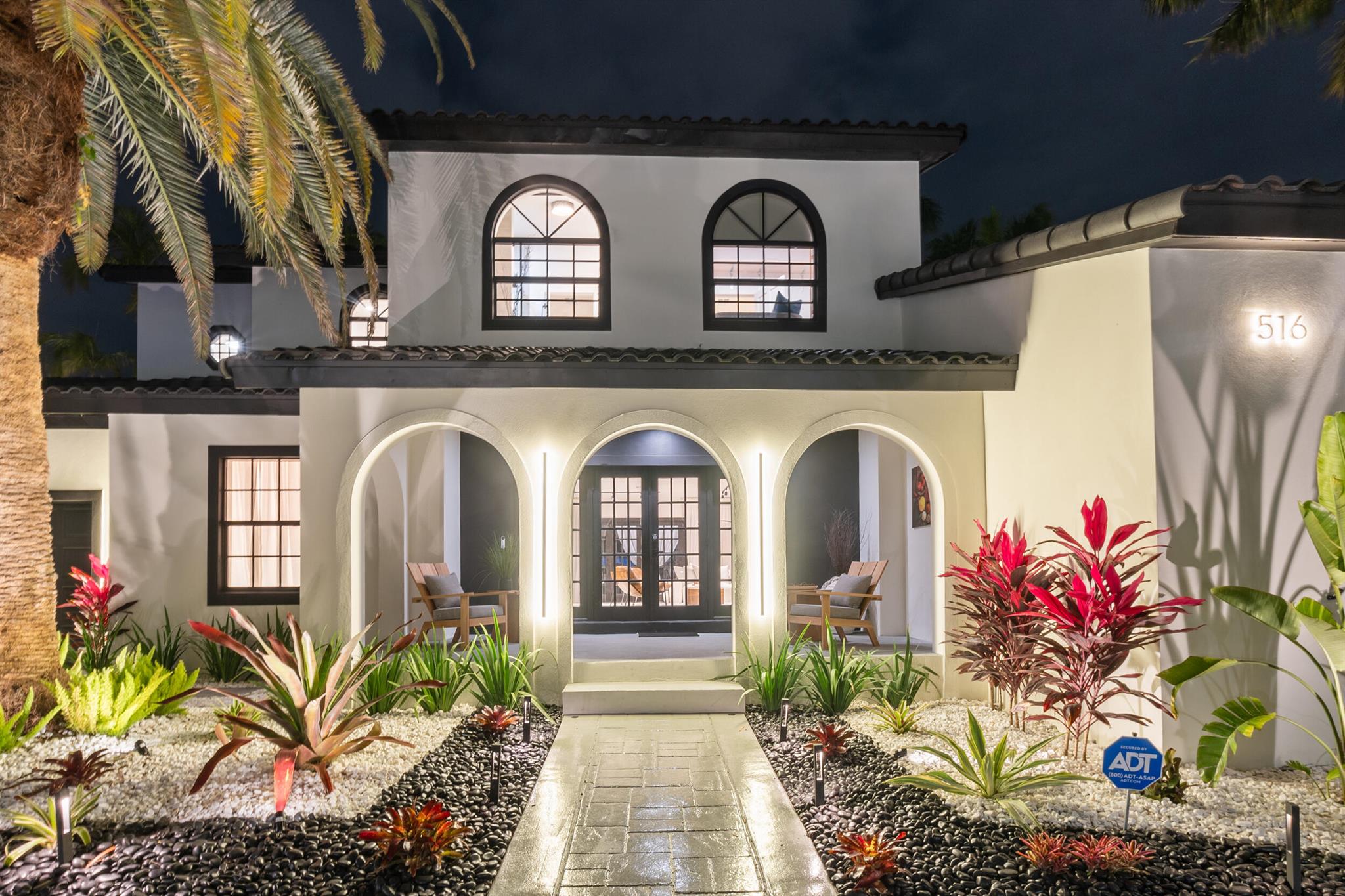 516 Royal Plaza Drive