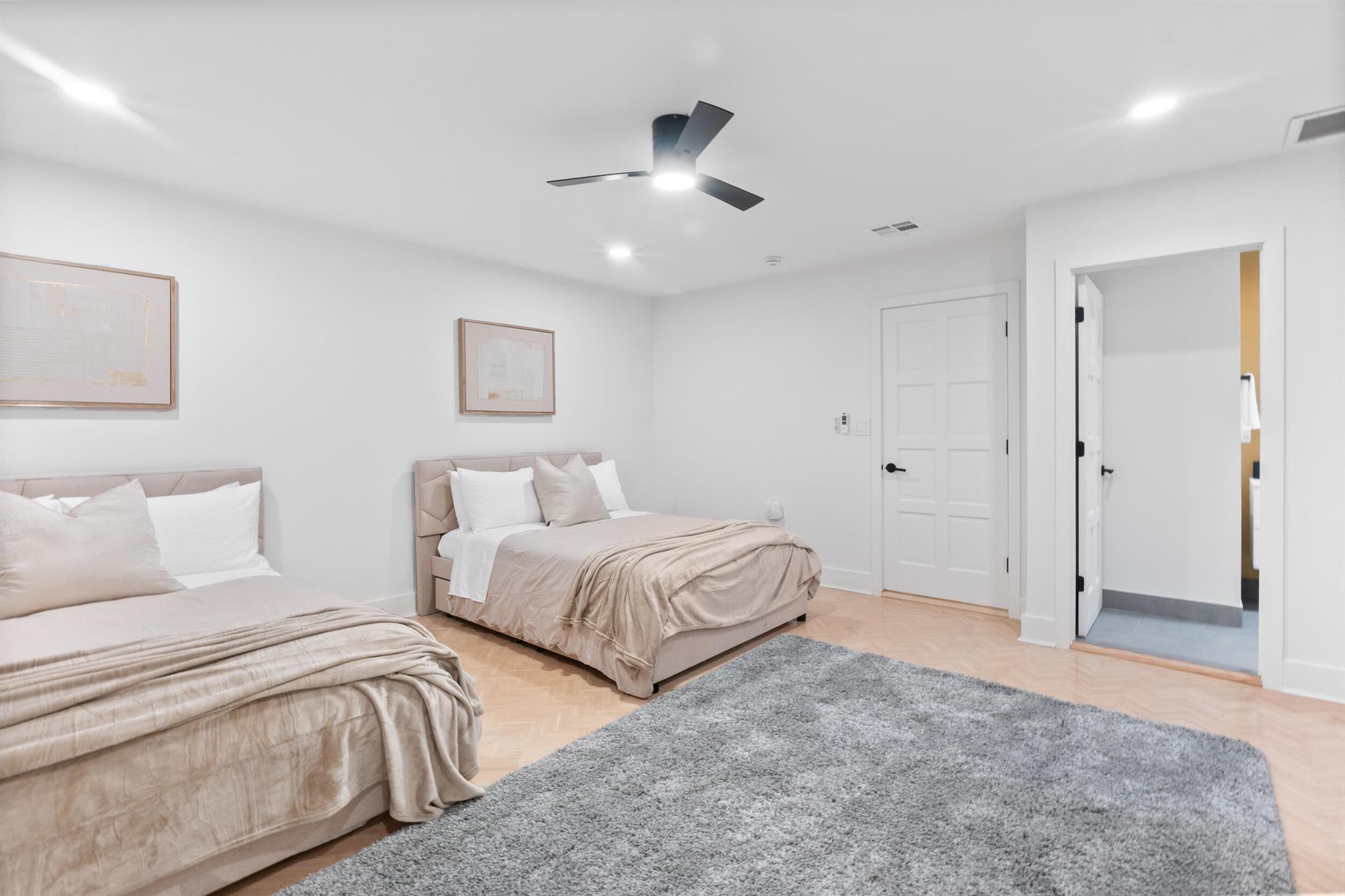 516 Royal Plaza Drive