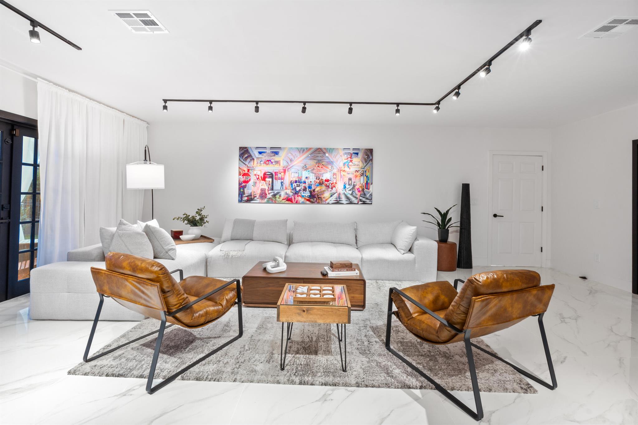 516 Royal Plaza Drive