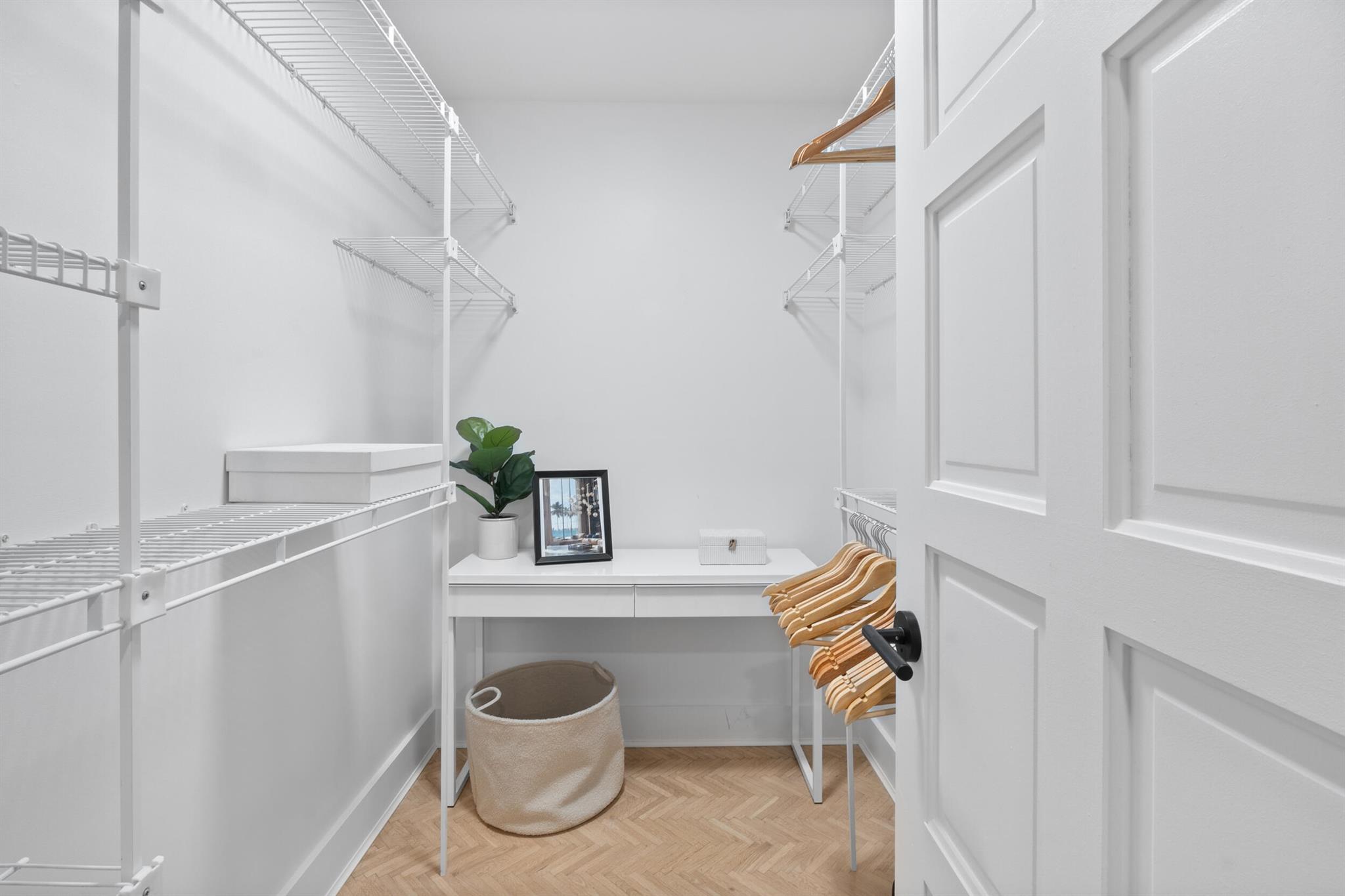 516 Royal Plaza Drive